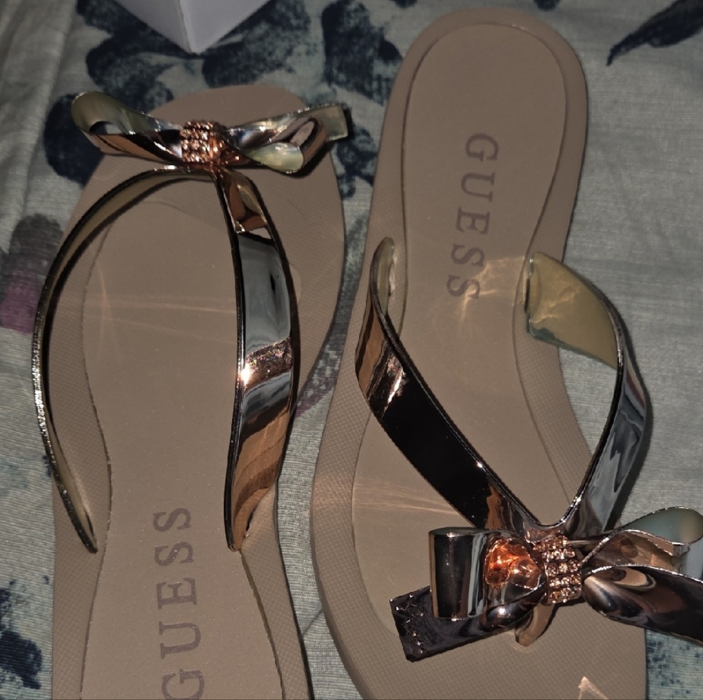 GUESS Women's Silver and Gold Bow Sandals